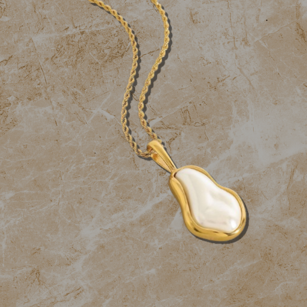 Sélene Baroque Pearl Necklace