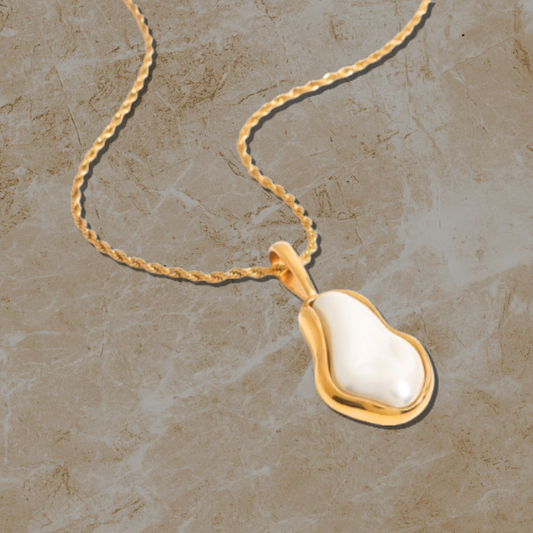 Sélene Baroque Pearl Necklace